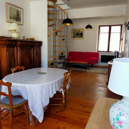 Appartamento Au Coeur De Chalabre, Bastide Médiévale, Près Du De Montbel Chalabre